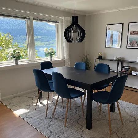Apartment Koselig Leilighet Med Fantastisk Utsikt! *