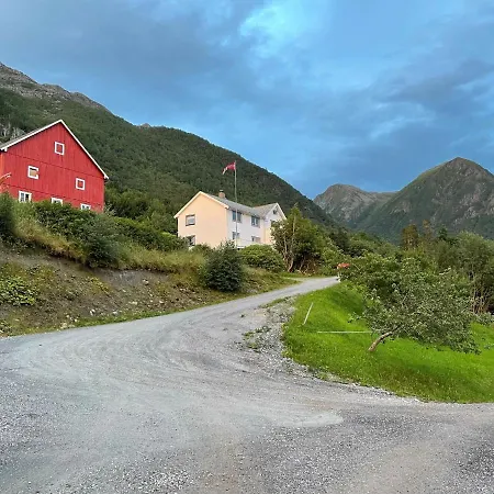 Koselig Leilighet Med Fantastisk Utsikt! Orsta
